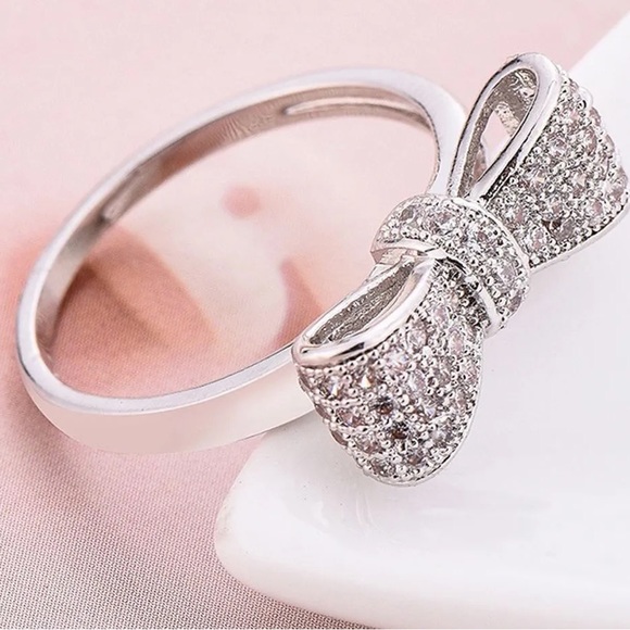 LAST ONE‼️ Silver Rhinestones  Bow Diamond Ring - Picture 2 of 9